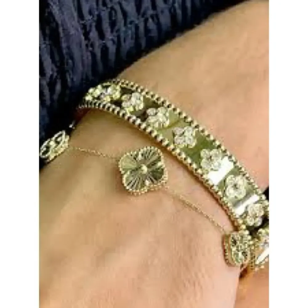 18K Gold Plated Four Leaf Bangle Bracelet
